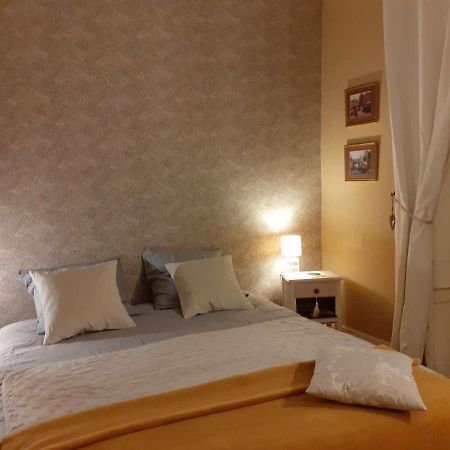 カンペール Manoir Tregont Mab Bed & Breakfast エクステリア 写真