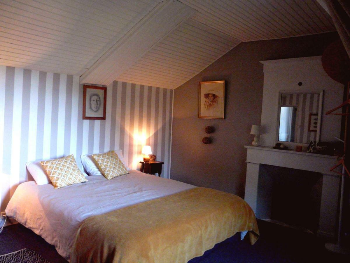 カンペール Manoir Tregont Mab Bed & Breakfast エクステリア 写真